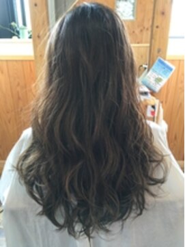 ララテラス(LaLa Terrace) ～LaLa Terrace流～ラベンダーアッシュ×ゆるふわラフウェーブ