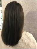 【佐藤詩穂】ミントベージュで赤みをオフ