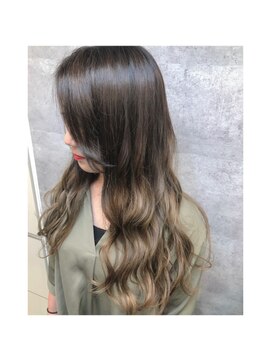 キャラ シャローネ 池袋(Chara Chalone) ホワイティグラデーション【Charachalone池袋/池袋東口】