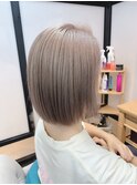 《era》ミルクティーグレージュ 艶ツヤ ブリーチオンカラーみわ