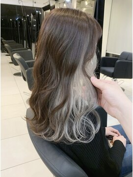 アクアオモテサンドウ(ACQUA omotesando) ◎ホワイトブリーチインナーカラーイヤリングカラーミルクティー