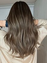 ヨロ 小岩(YOLO) ハイライトカラーミルクティーベージュケアブリーチダブルカラー