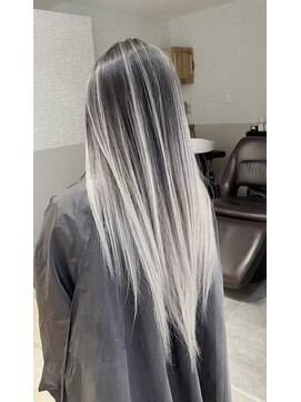 ピヨン 心斎橋(piLLon) エアータッチバレイヤージュ☆ホワイトシルバー