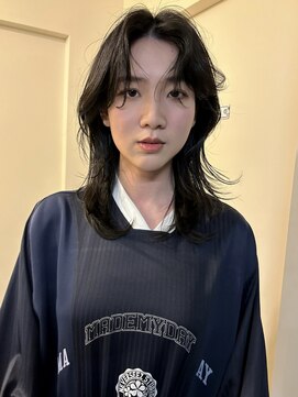 ノラ シブヤ(NORA) ウルフカット　レイヤーカット　ミディアムレイヤー