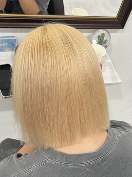 アールシリウス(R,SIRIUS) ブリーチ2回で出来るブロンドヘアー