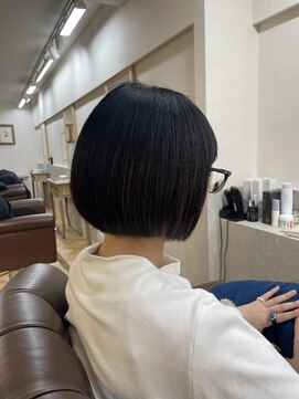 インビテーション(invitation) 首元スッキリボブスタイル