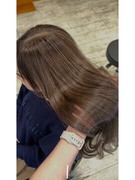 コビーバイジーナ 梅田茶屋町(Coby by Zina) 赤みなしブラウンカラー