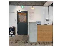 レコード(record.)の雰囲気（Instagram @record.ltd_kobe）