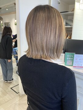 シェノン 赤羽店(CHAINON) ハイトーンくびれボブ切りっぱなしラインでスタイリング簡単