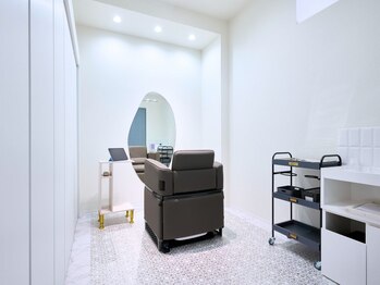 アンジュール ラナリア(1//jour LanaRia)の写真/【個室×女性専門】賑やかな美容院が苦手な方も自分だけのリラックス空間でお過ごし下さい◎