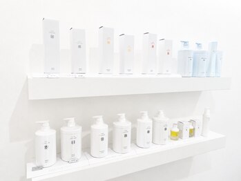グラムヘアー(GLAM HAIR)の写真/COTAのシャンプーとトリートメントで大人女性の髪に優雅な艶と潤いを叶えるサロン体験!