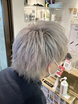 コワファーストナガサキシャンプーボーイ(COIFF1RST NAGASAKI SHAMPOO BOY)&nbsp;ホワイトカラー×水色メッシュ☆