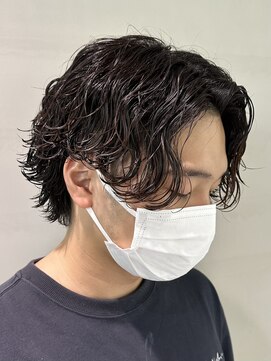 フィフス 天神大名(fifth) センターパートスパイラルパーマツーブロック刈り上げメンズヘア