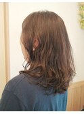 デジタルパーマで毛先に動きを。 ナチュラルに。