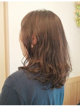 みどりの美容室 デジタルパーマで毛先に動きを。 ナチュラルに。
