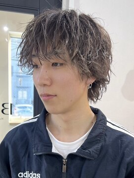 ビビバイベル(BiVi by BHEL) 桑名ツイストスパイラルパーマ波巻きパーマメンズミディアム韓国