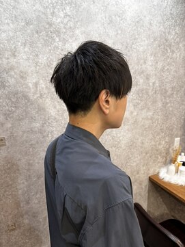 コンフィー(comfy) ◇ミニウルフ　ホワイトグレージュ　フェザーパーマ