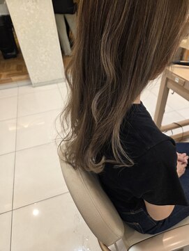 ミーサ(MYSA) 白髪ぼかしハイライト