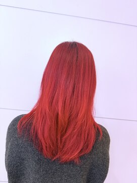 ヘアメイクアン(Hair Make Une) ブリーチカラーで派手髪プライマリーレッドに♪