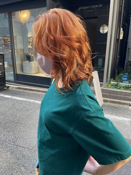 ロコスピアーズ(ROCO SPEARZ) オレンジ×curlyミディアム外国人風ヘアハイトーンカラー