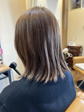 クローバー(CLOVER) ミルクティーベージュ×切りっぱなしボブ