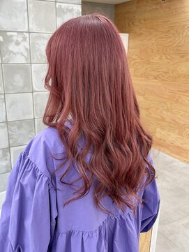 トゥコ(tuco) ピンク ピンクベージュ 暖色系カラー コテ巻きロング