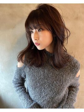 サンプラス(san+) 【マユコ】小顔くびれミディアムフロントレイヤーツヤ髪スタイル