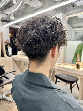 サロンドジョー(salon de joe) ツイストスパイラルパーマメンズマッシュ刈り上げ 奥東巧真