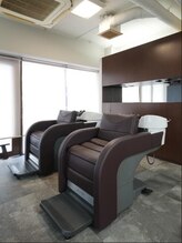 アンドティ ヘア 東久留米店(&.T HAIR)