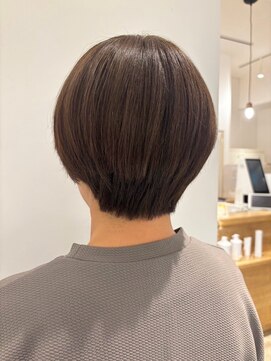 モック(moc) オリーブグレージュ×ショート