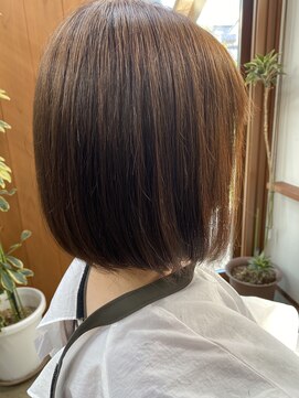 フィーカ(Fika) ベージュカラーボブ