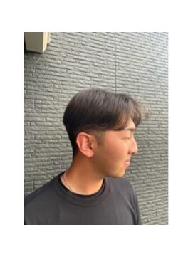 ヘアアンドビューティー クローバー(Hair&Beauty Clover) センターパートxアッシュブラウン