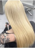 【外国人風】プラチナブロンド×艶ストレート