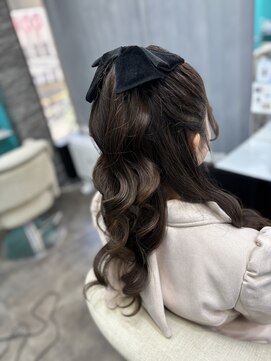 リエラ 新宿(RIERA) ハーフアップ