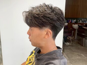 クラップス 横須賀中央店(CLAPS)の写真/《トレンドパーマもお任せ◎》幅広い世代のメンズに人気のフェザーパーマで短めでも色気をプラス＊[横須賀]