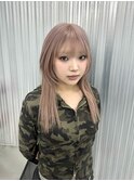 ピンクベージュ