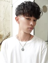 ノラ シブヤ(NORA) スペインカールテーパーフェードフリンジカット海外風パーマ短髪