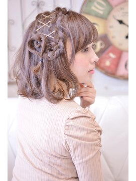 メイズ(MAZE) ミディアムボブの編みこみアレンジ【メイズ東中野・鍛原志行】