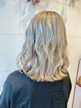 アッシュ 亀戸東口店(Ash) ホワイトブロンズ