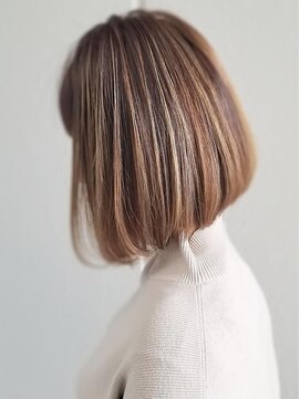 ソヨン 松本庄内店(SOYON) 《SOYON》前下がりシルエットの美人ハイライトボブ