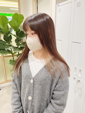 チェレ ロッソ 金剛店(Chere rosso) ロングヘアーでも可愛いくインナーカラー/ベージュカラー