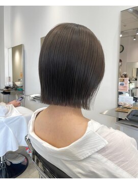 フィグバイアルテフィーチェ(fig by artefice) ぷつっとボブ