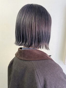 ヒビヲ(HIBIO) 大人ショートボブカット切りっぱなしボブタッセルボブ横浜西口