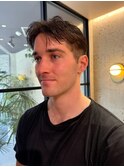 フェザーパーマで作る外国人風センターパートジェントルショート