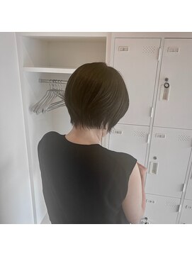 エッジ(EDGE) 艶ショートボブ×美シルエット