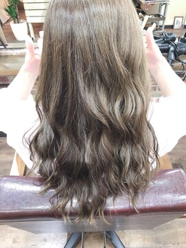 アトリエ ナルー(atelier NALU) 赤く出やすい方にも綺麗なアッシュ系