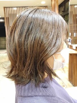 バグスドゥア(Bagus dua) 襟足外ハネミディアムヘア【大日/バグスドゥア】