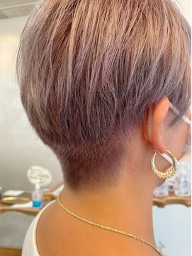 ロミー 本厚木(ROMMY.) シルバーバイオレットの刈り上げショート/白髪ぼかし/ロミー