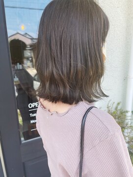 ブランココ(BlanCoCo) オリーブグレージュ×外ハネ