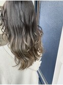グラデーション×グレージュ